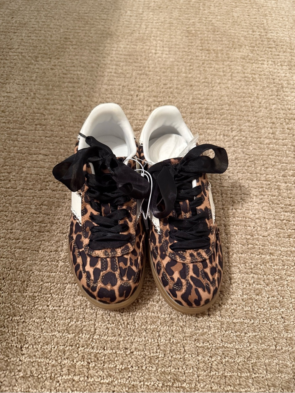 Universal Thread Leopard Print Sneakers Size 6.5